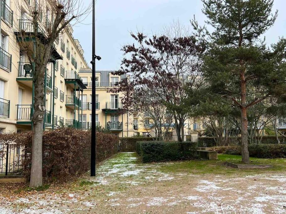 Appartement Familial 8 Personnes Proche De Disney Et Paris Шеси Экстерьер фото