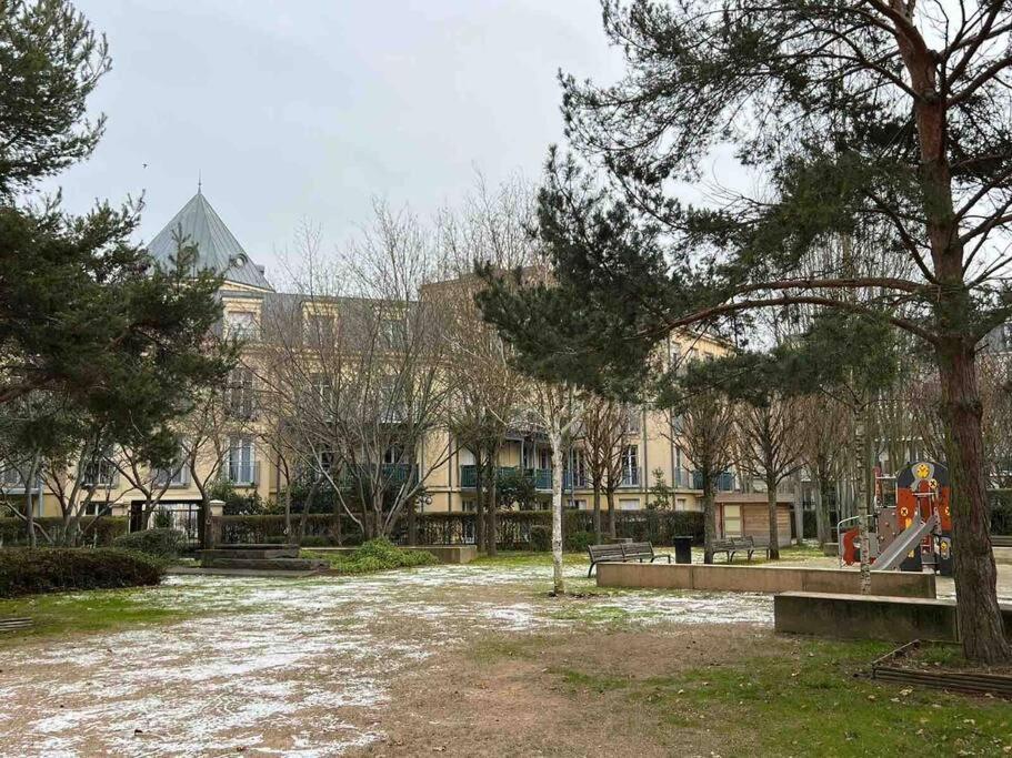 Appartement Familial 8 Personnes Proche De Disney Et Paris Шеси Экстерьер фото